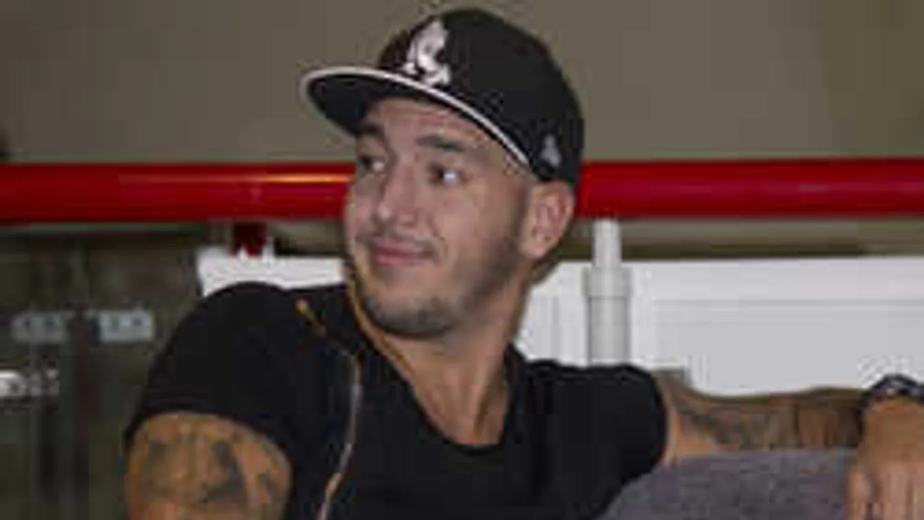 Elképesztő videó, Drogmegelőzési programban vett rész Curtis