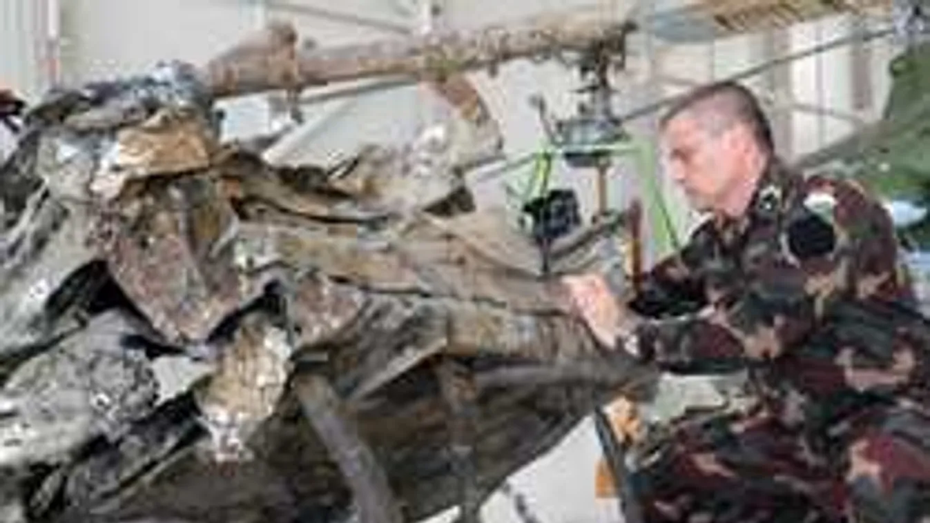 Megjöttek az első fotók a Dunából kiemelt háborús roncsokról