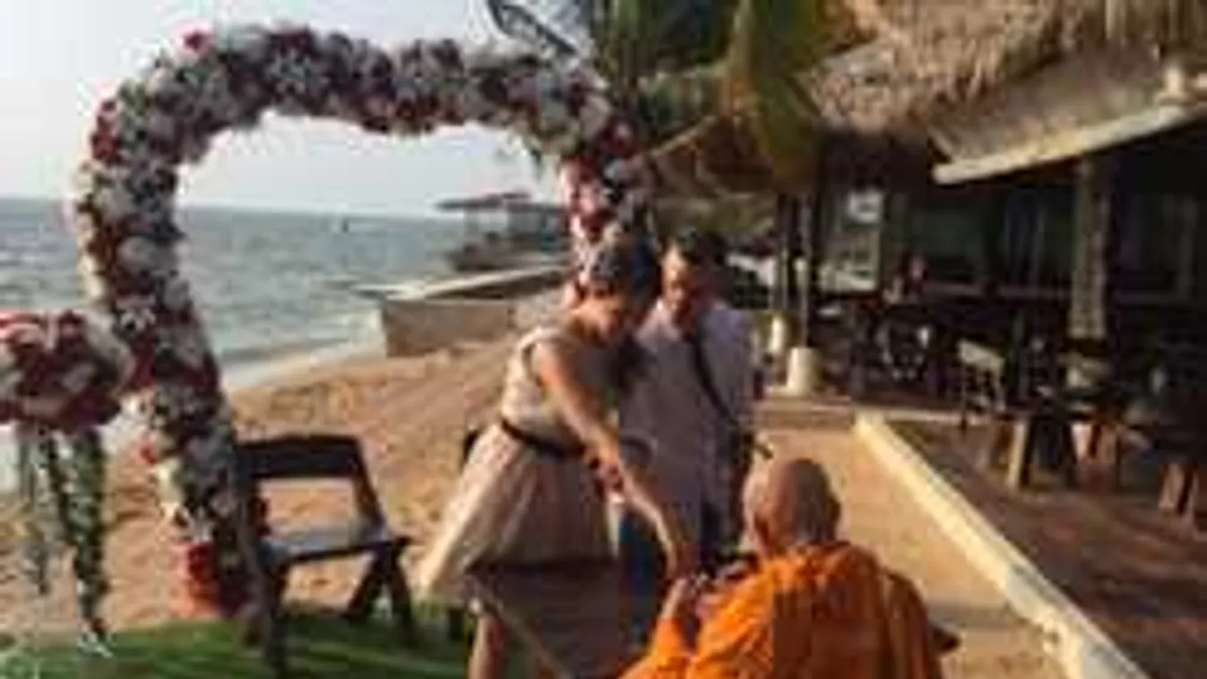 Döntött a magyar énekes: Bármikor jöhet a baba