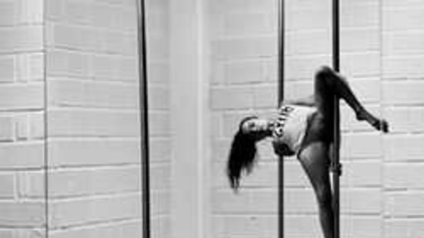 Döbbenetes, miért függesztették fel a középiskolai tanárnőt az állásából