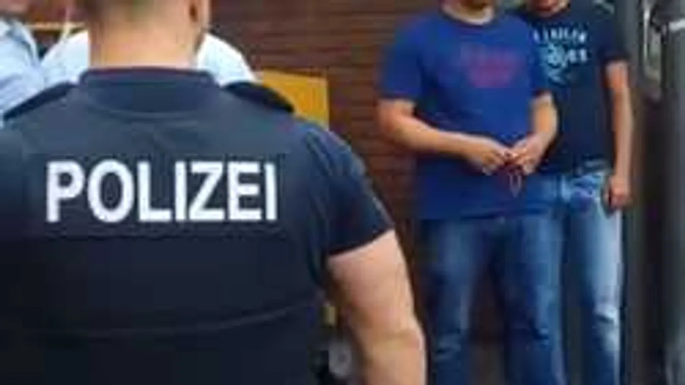 Soha senki még nem csinált ilyen briliáns módon hülyét a rendőrökből