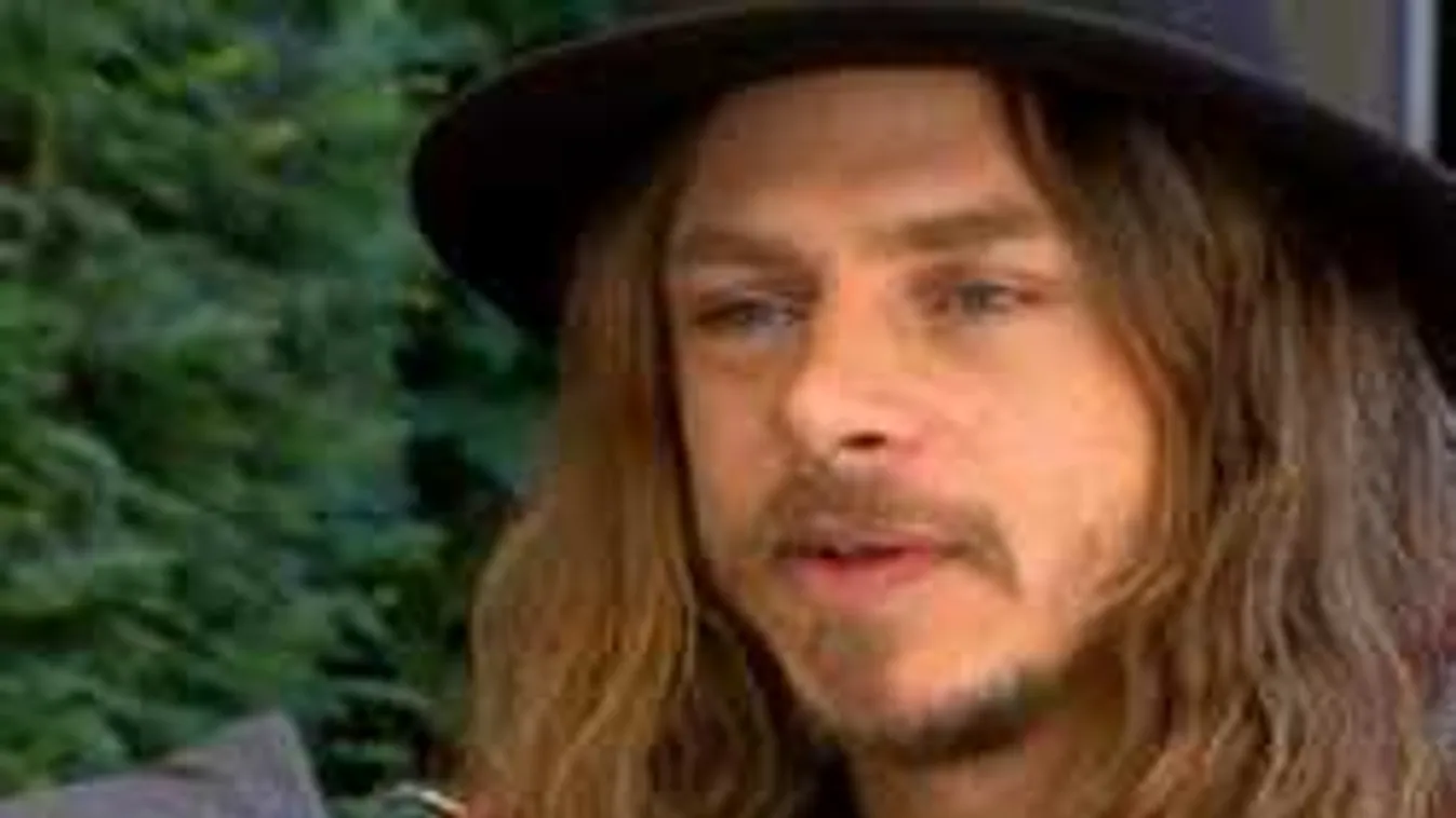 Zokogás és mély fájdalom: gyászol a magyar sztár