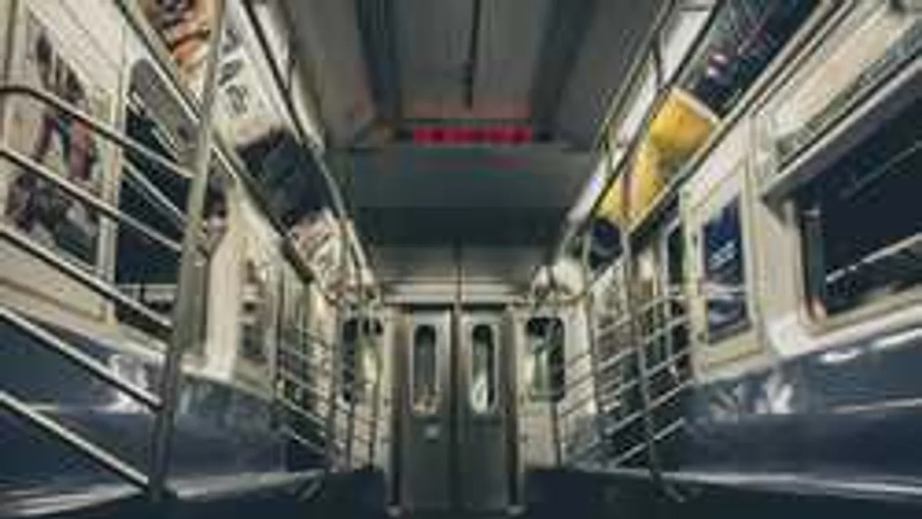 Elképesztő jelenet zajlott csúcsidőben, rendőrök szálltak ki a metróhoz New Yorkban