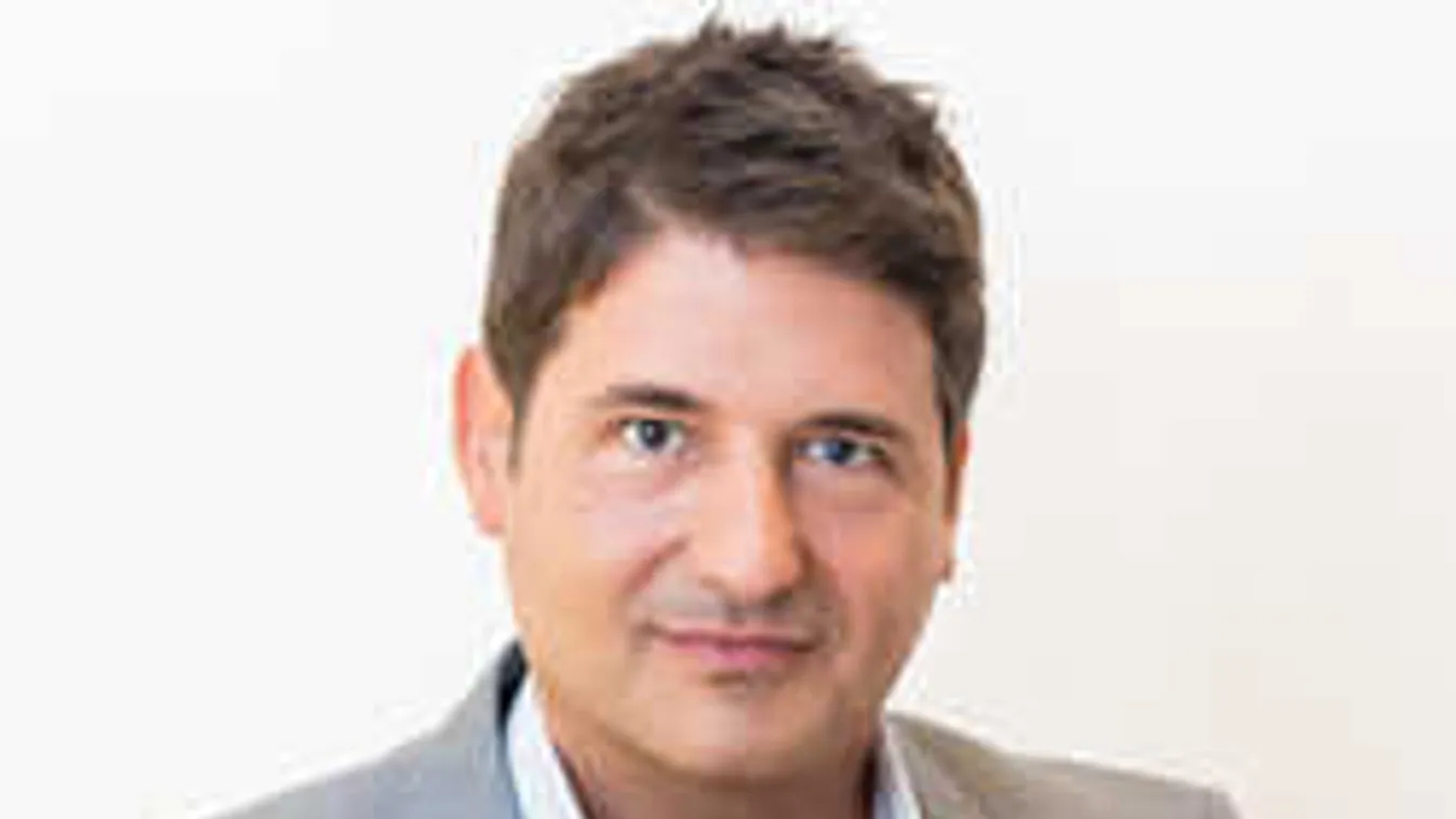 Elképesztő fotót tett közzé Hajdú Péter, rá sem lehet ismerni