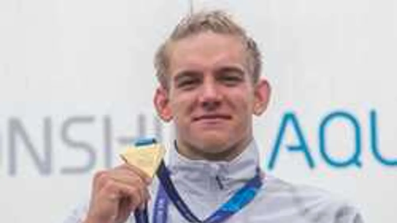 Szörnyű kínok közt nyerte meg a magyar úszó a 25 km-es távot