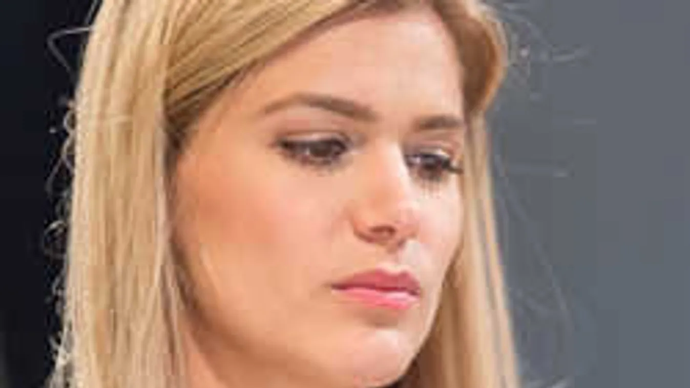 Magánéleti dráma, forrnak az indulatok Weisz Fanni családjában