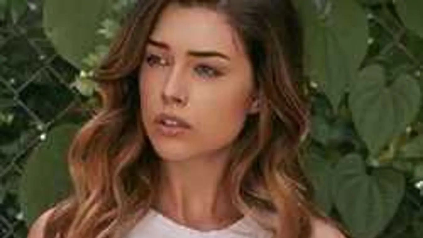 Brutál szexi képet posztolt szülinapja alkalmából a fiatal modell!