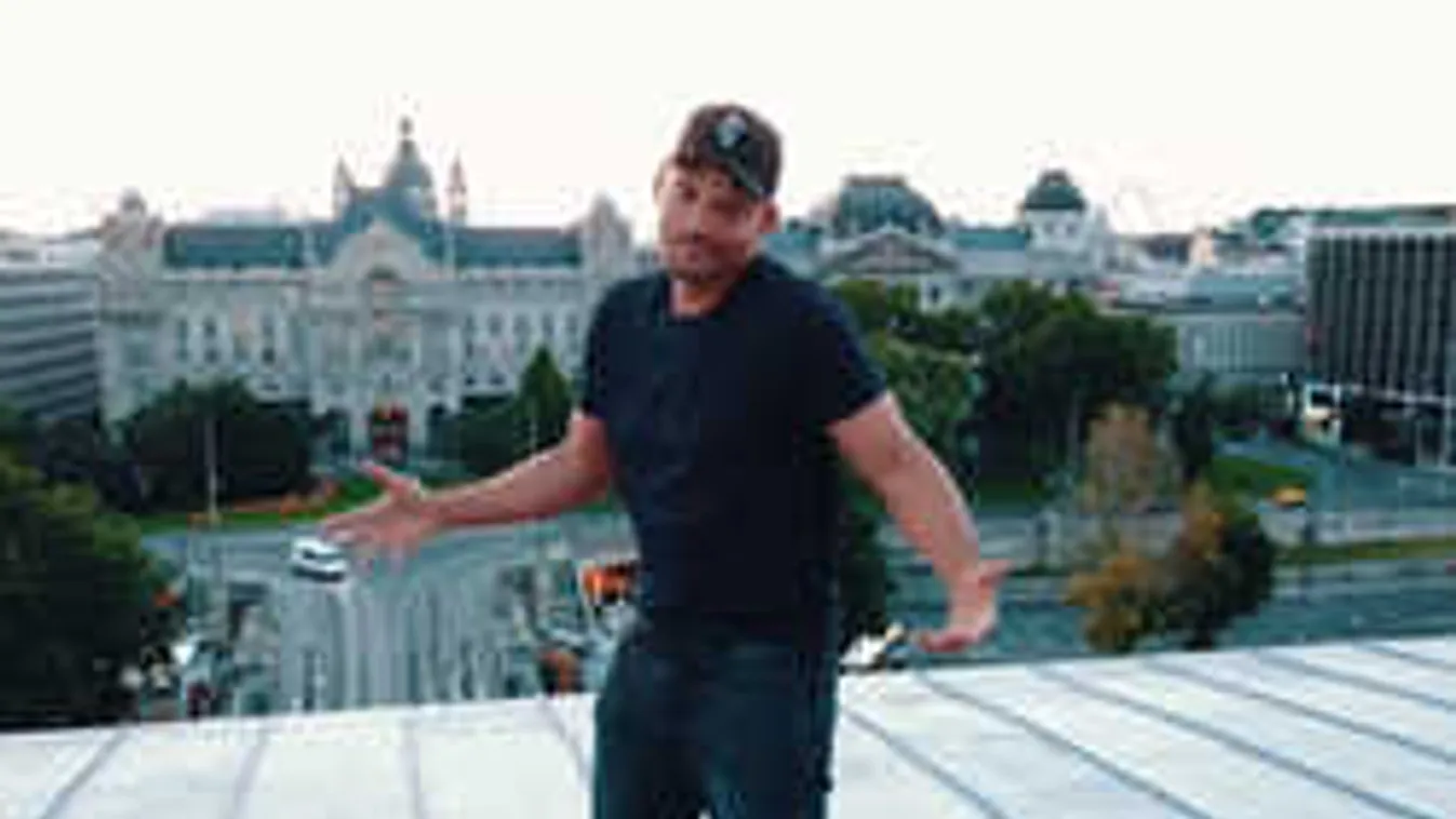 Ezt jól elintézte Will Smith: otromba vasráccsal zárták le a Lánchidat