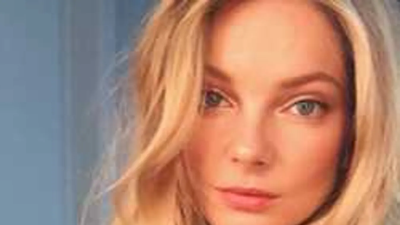 Ágaskodó mellbimbót villantott Békéscsaba utcáin a magyar modell