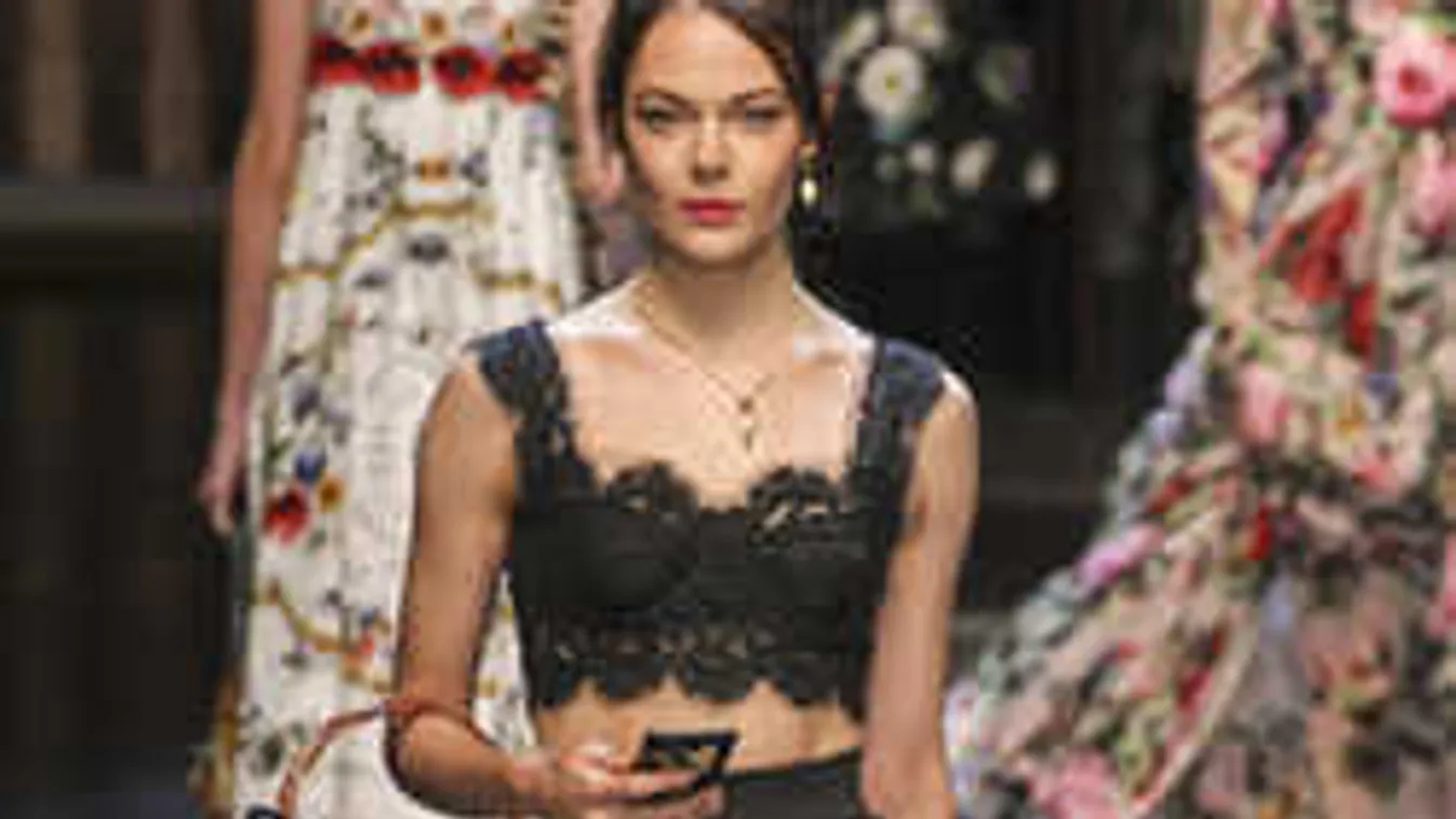 Újra hódit a retro szoknya, szexi lesz benne minden nő