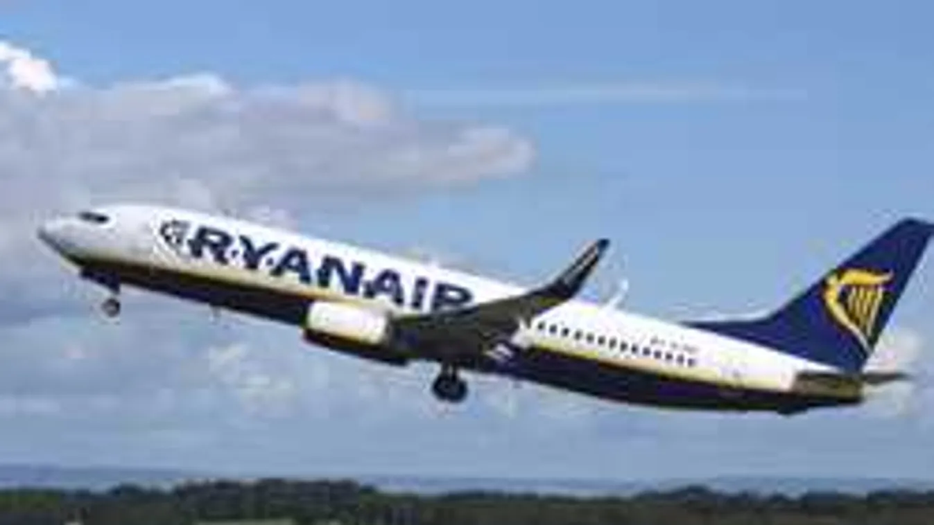 Káosz a reptereken, magyar járatokat is törölt a Ryanair