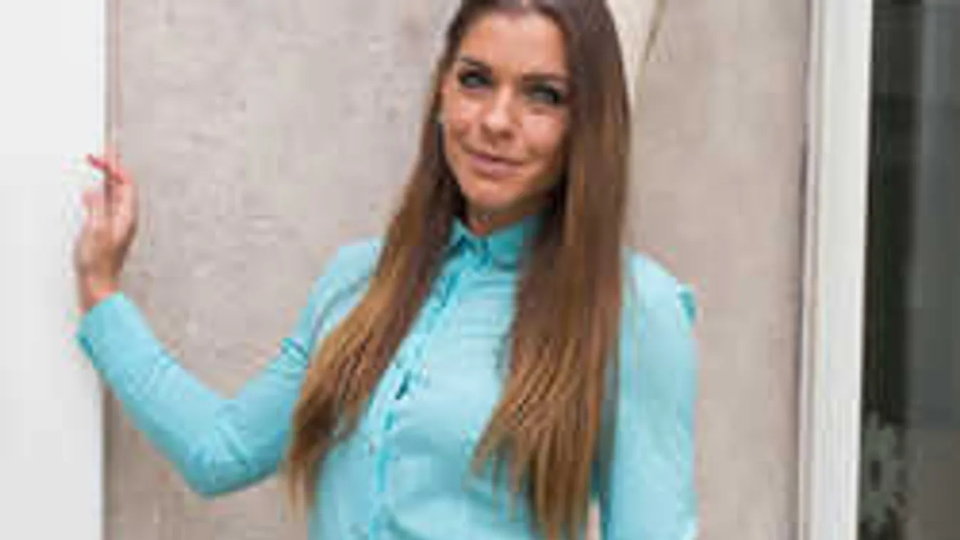 Szomorú, ami Franciaországban történt a csinos magyar énekesnővel