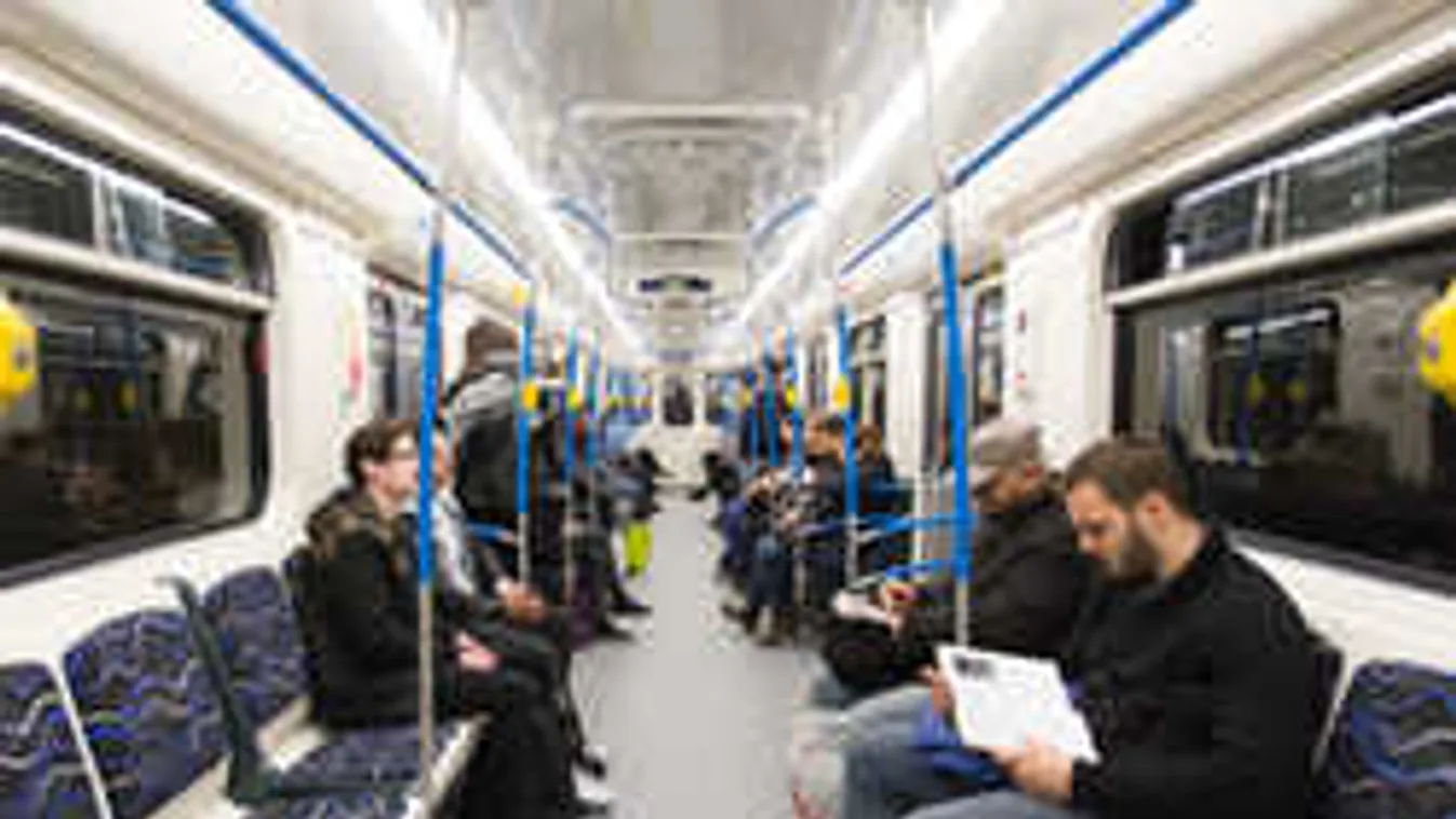 Az utasok sem hitték, ami reggel a budapesti metrón történt: ezt tették a sztárok