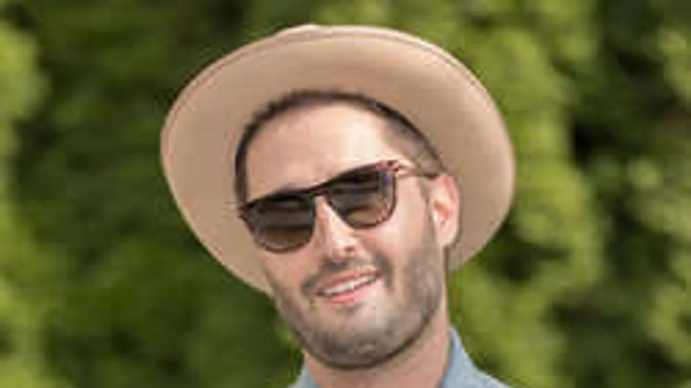 Király Viktor napok óta babalázban ég