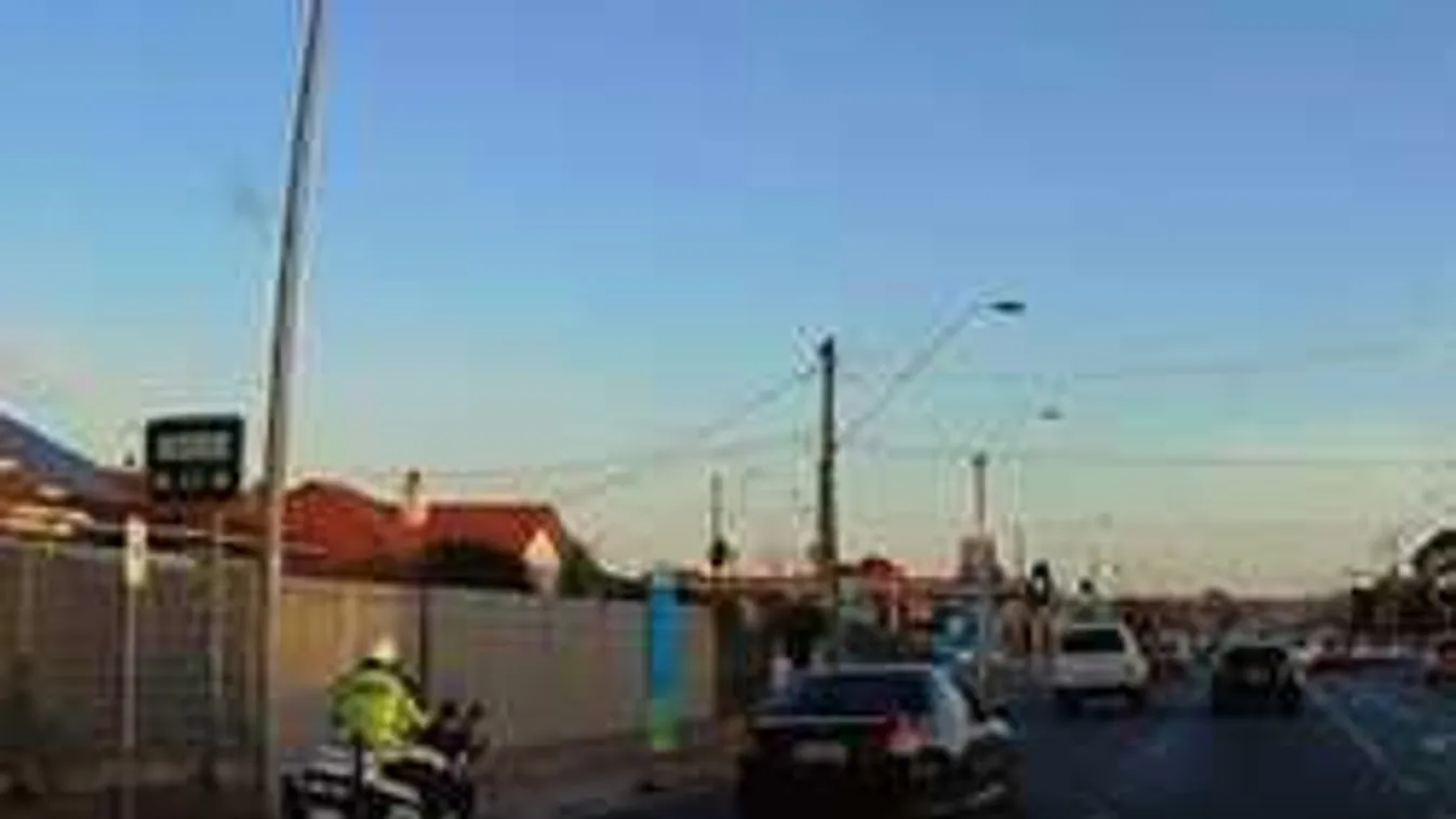 Súlyos balesetet szenvedett egy női motoros rendőr! - videó