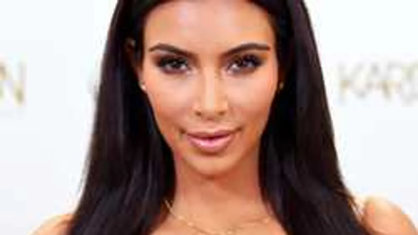 Saját magát buktatta le a sztár, Kim Kardashiannal folytat viszonyt?