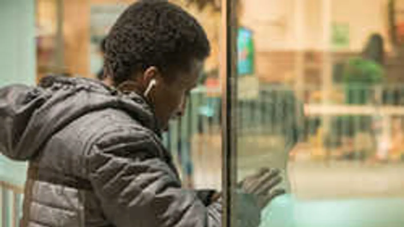 Német egyetem: Ha nem léteznének okostelefonok, akkor migránsok sem lennének