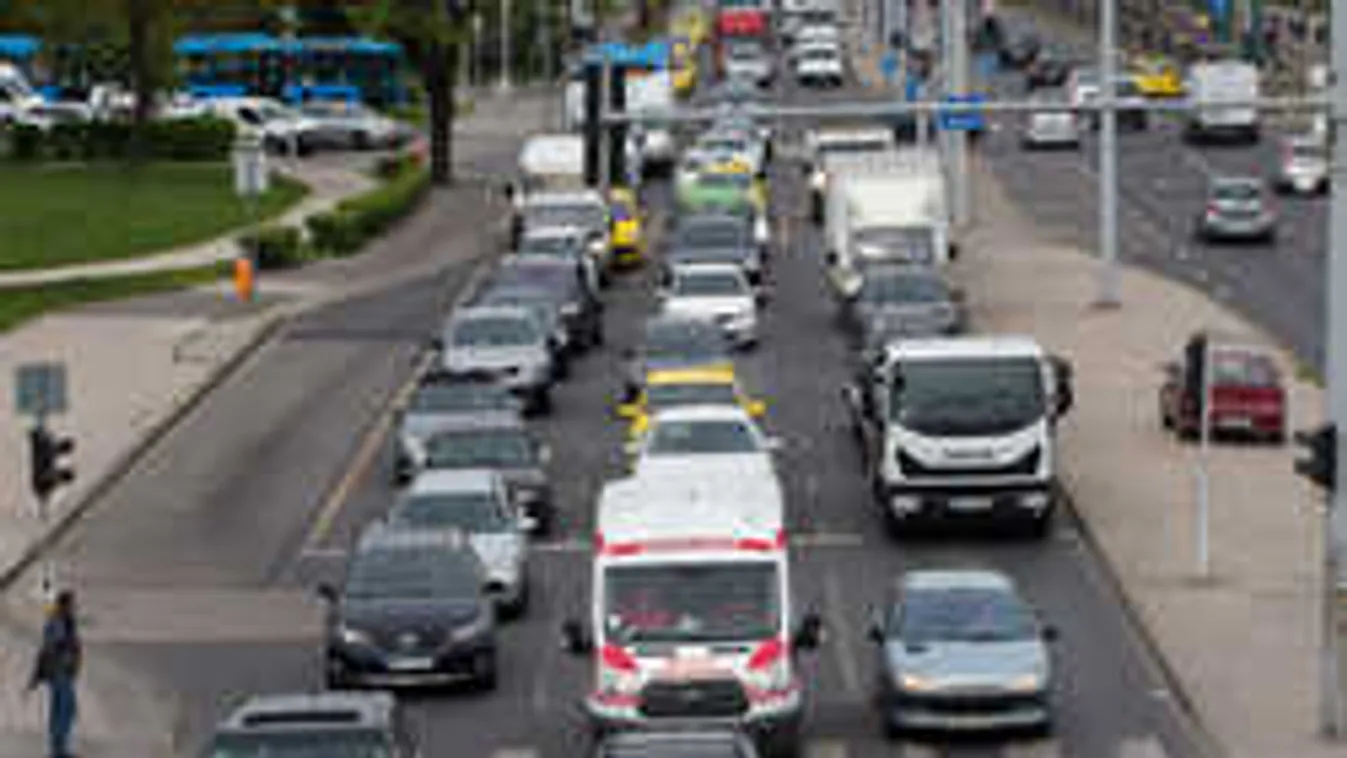 Káosz a budapesti közlekedésben: mutatjuk, hol van dugó a városban