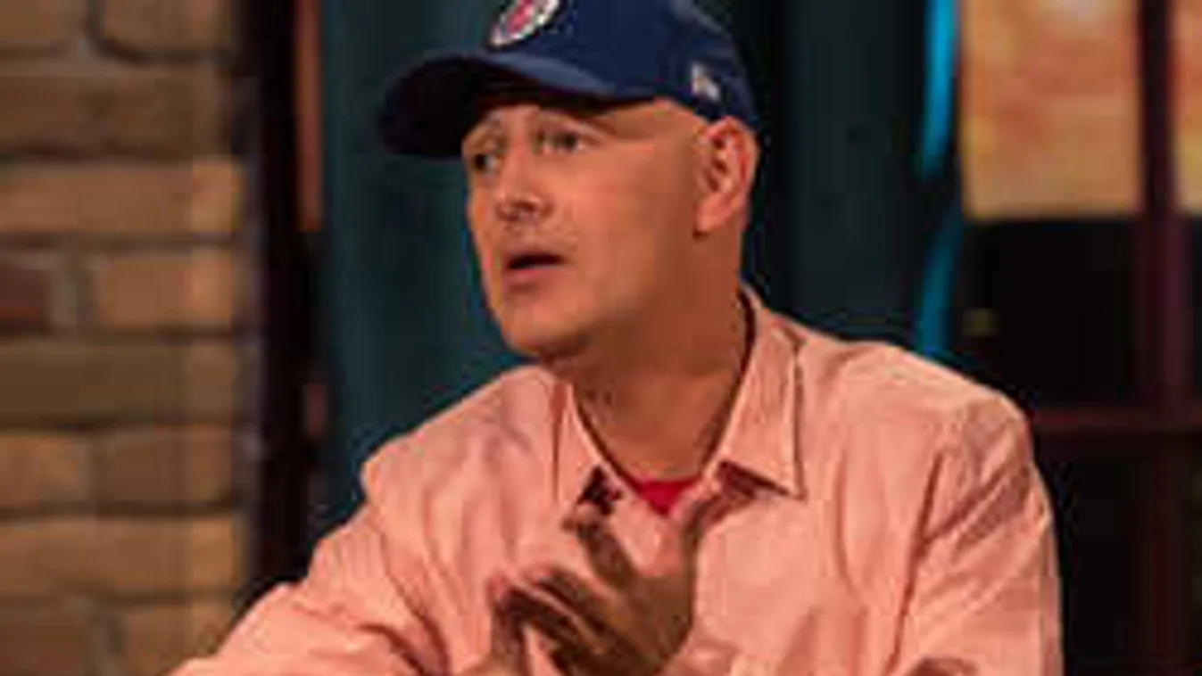 Mindent vett a kamera: élő adásban lett rosszul az ismert magyar tévés