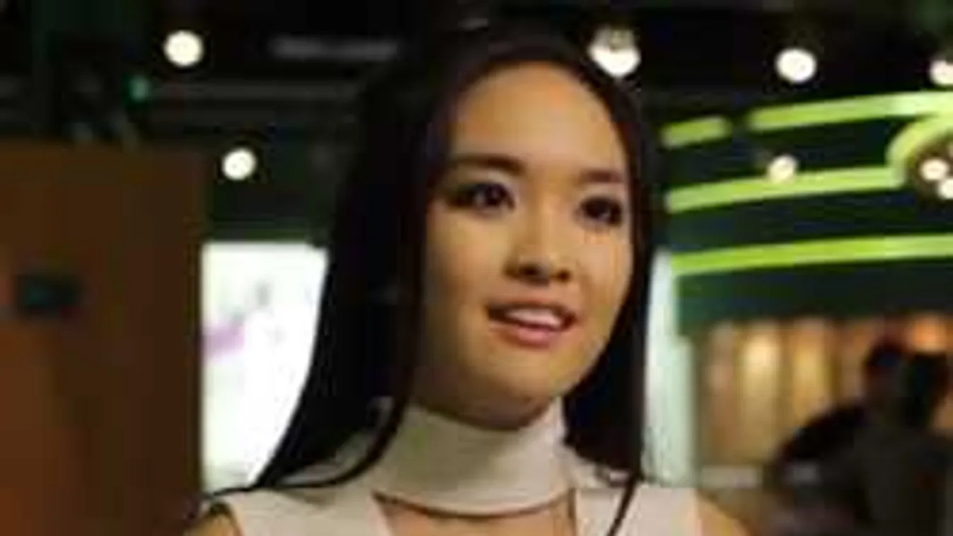 Elég volt: ezért költözik Magyarországra a csinos énekesnő