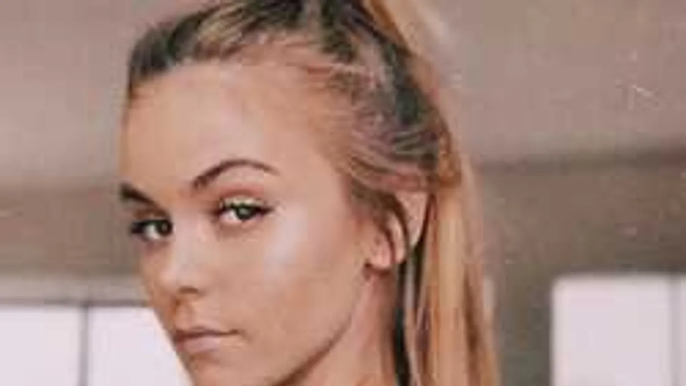 Meztelenül fotózták le a fiatal Insta-celebet!