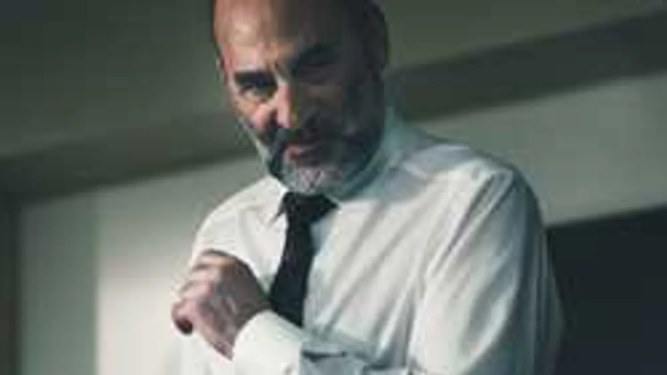 Friss videó: elképesztőt alakít új filmjében Kulka János!