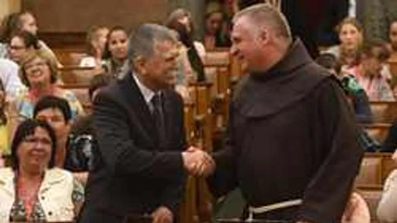 Böjte Csaba mind az 500 gyermekét elvitte a Parlamentbe