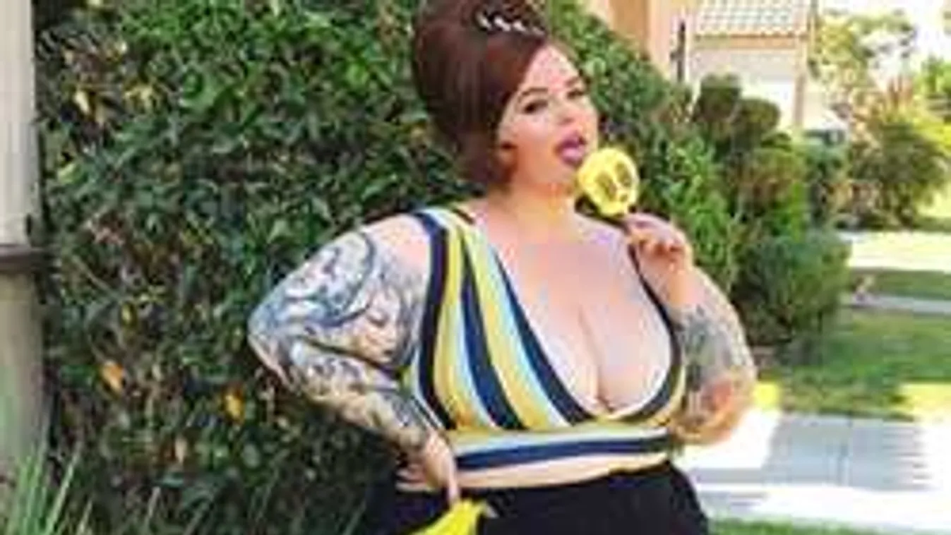 Húsos test: ledobta a bugyit, anyaszült meztelen a ducimodell királynő