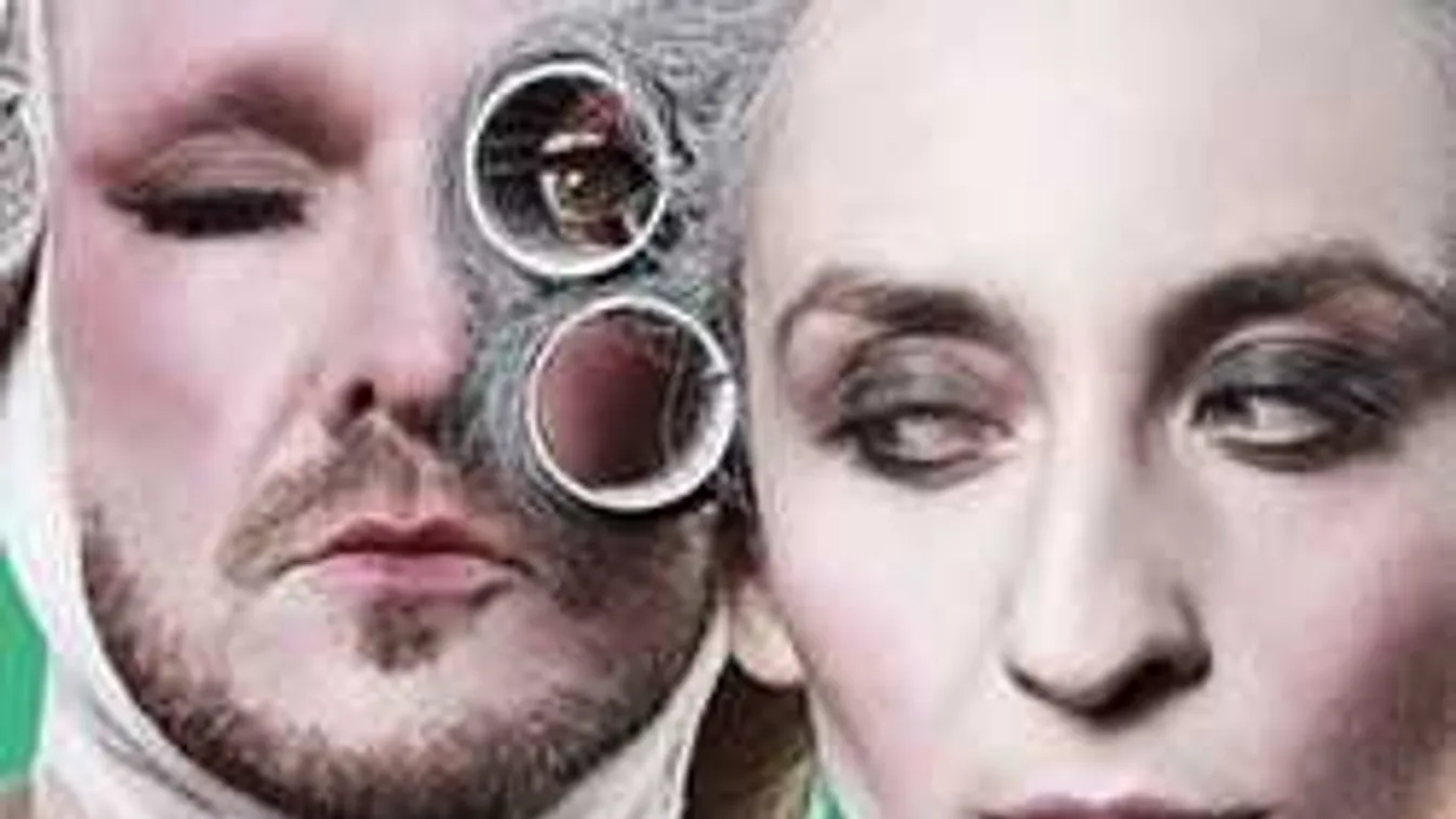 Ez érdekes lesz: Nőként lép színpadra a magyar divatguru