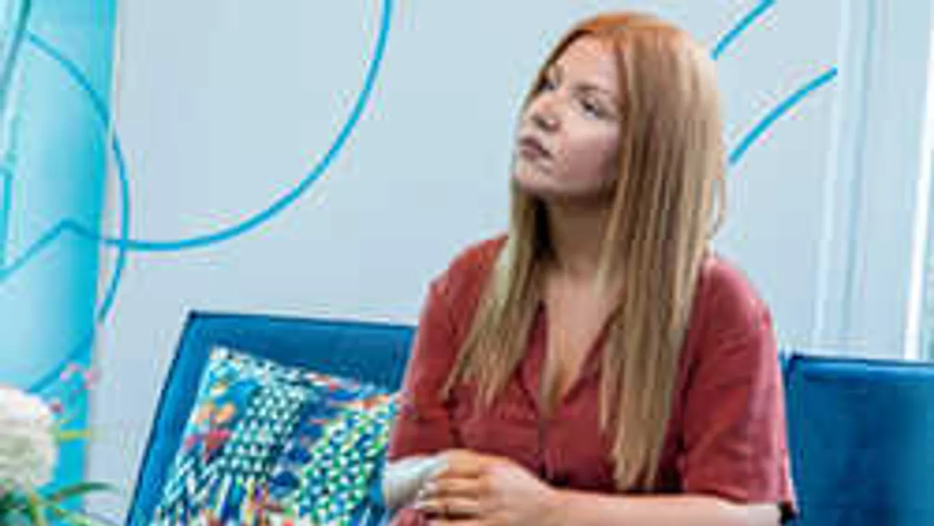 Megtudtuk, ennyiért árulja autóját Tolvai Reni - Fotó