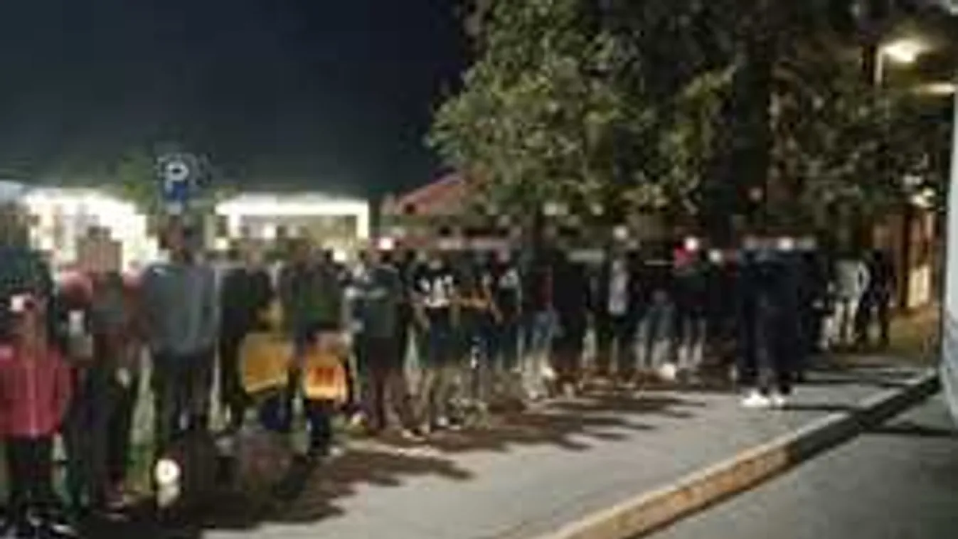 53 migránst találtak egy kamionban a magyar határon