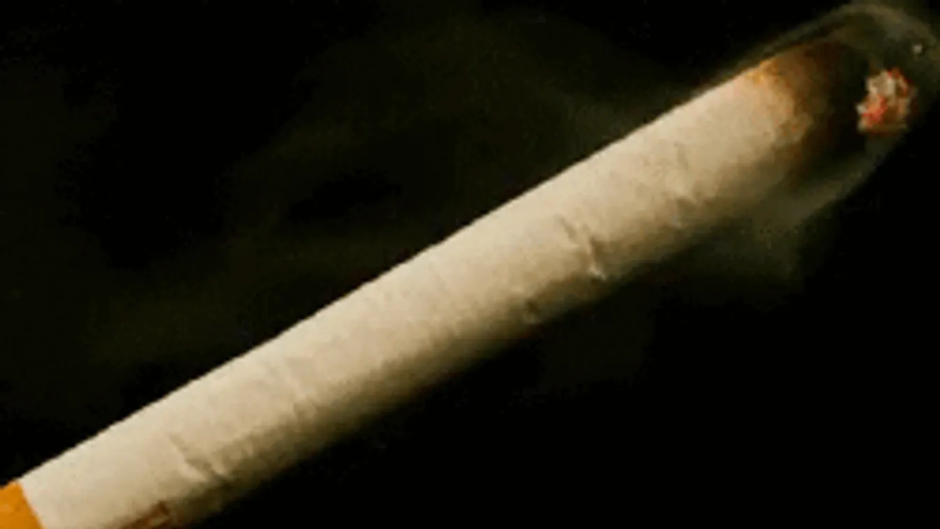 Nagy szívás: ennyivel drágul a cigi