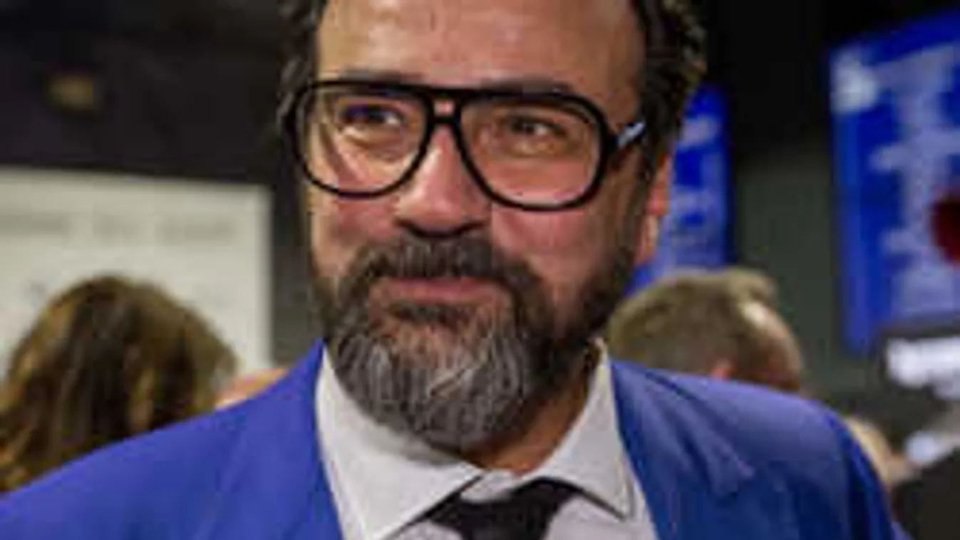 Lefotózták, kigyúrt szépfiút ölelget Gianni: de mit szól hozzá Zita?