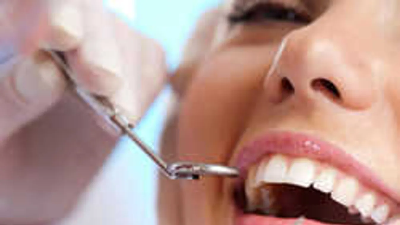 Sokkot kapott az orvos, amikor benézett páciense szájába