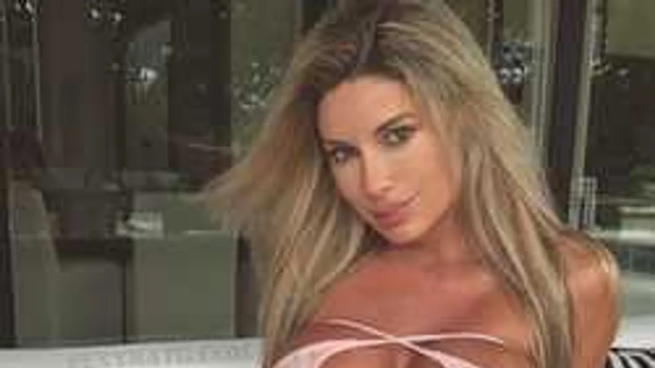 Hatalmas keblek, ébredés után fotózták le a félmeztelen színésznőt