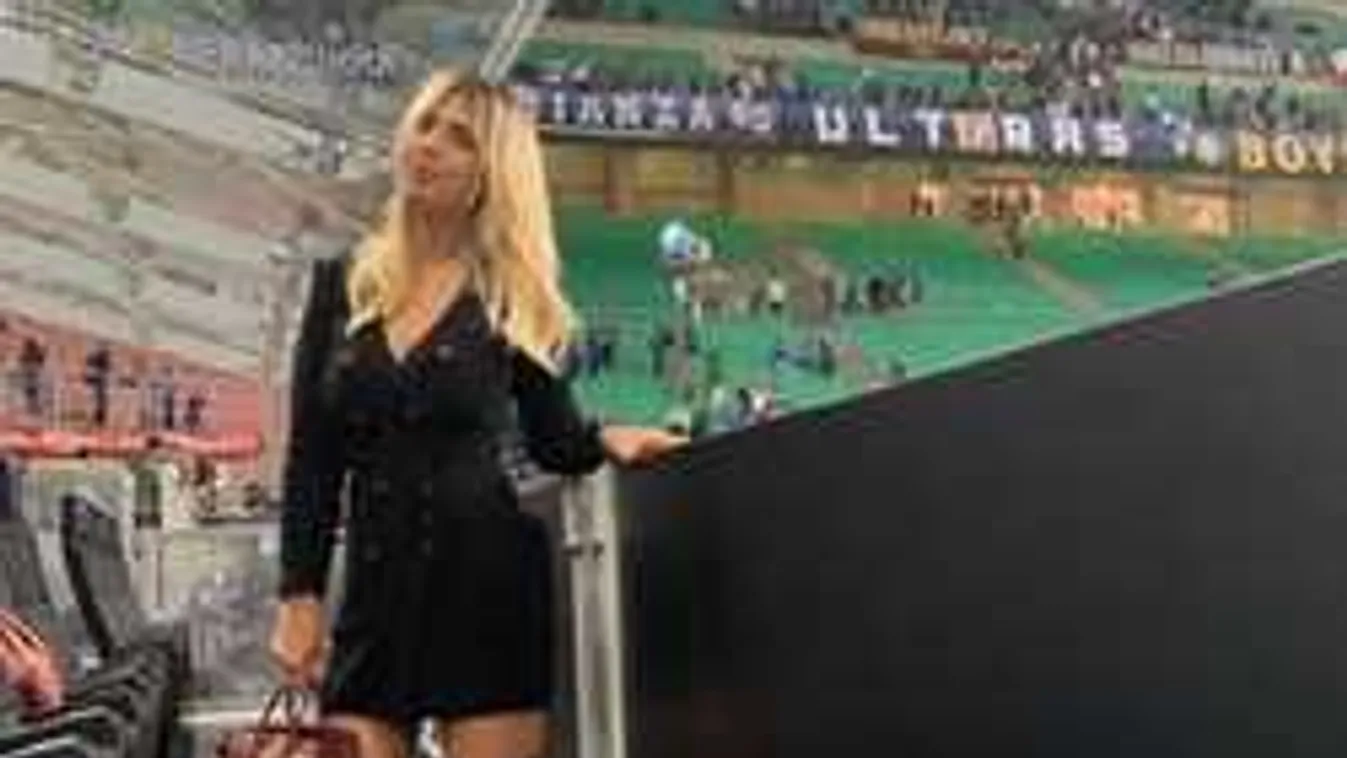 Belepirulsz, alig semmiben videózta magát az ismert menedzsernő