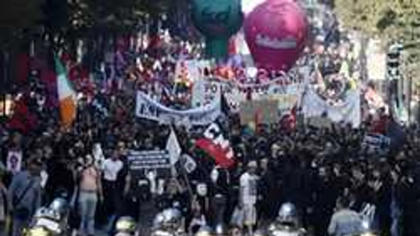 Vér folyt Franciaország utcáin, Macron bajban van