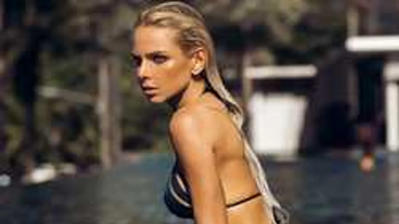 Feltérdelt a kádban, bizarr aktképet lőttek a motoros bombázóról