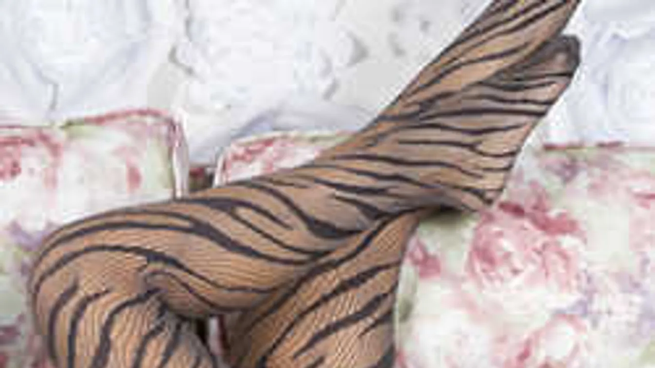 Végre nem unalmas a harisnyadivat, szexi lesz a női láb