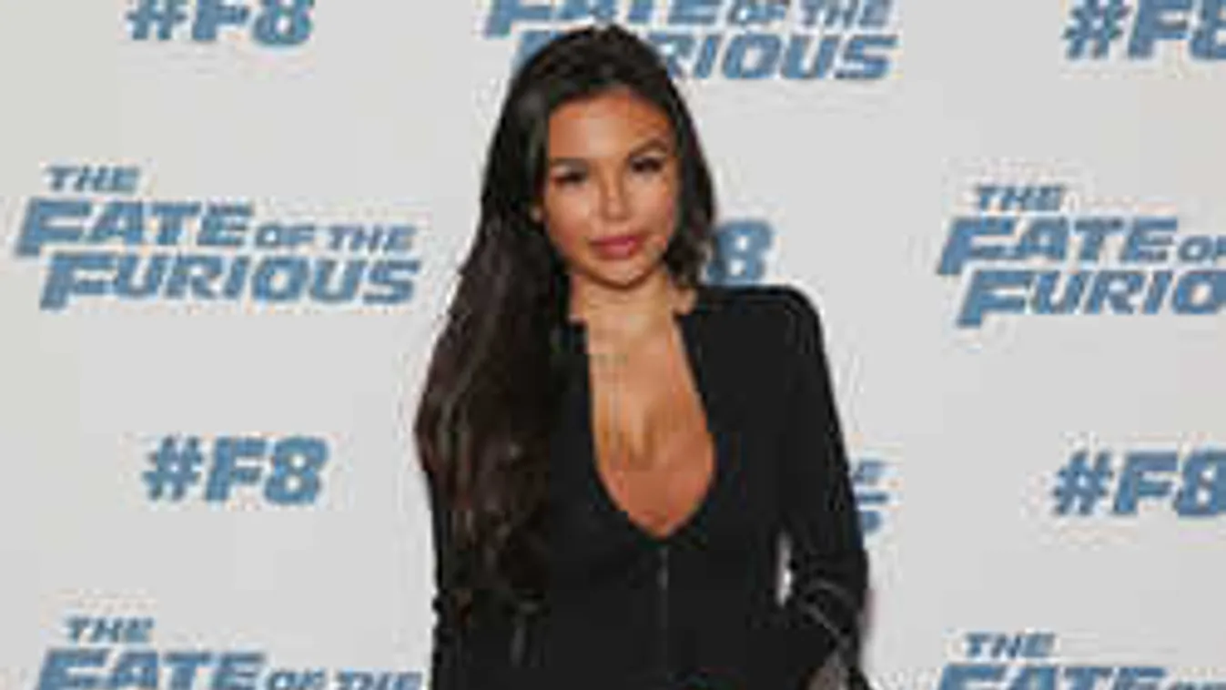 Ebben a szexi farmerban a legszebb a női fenék