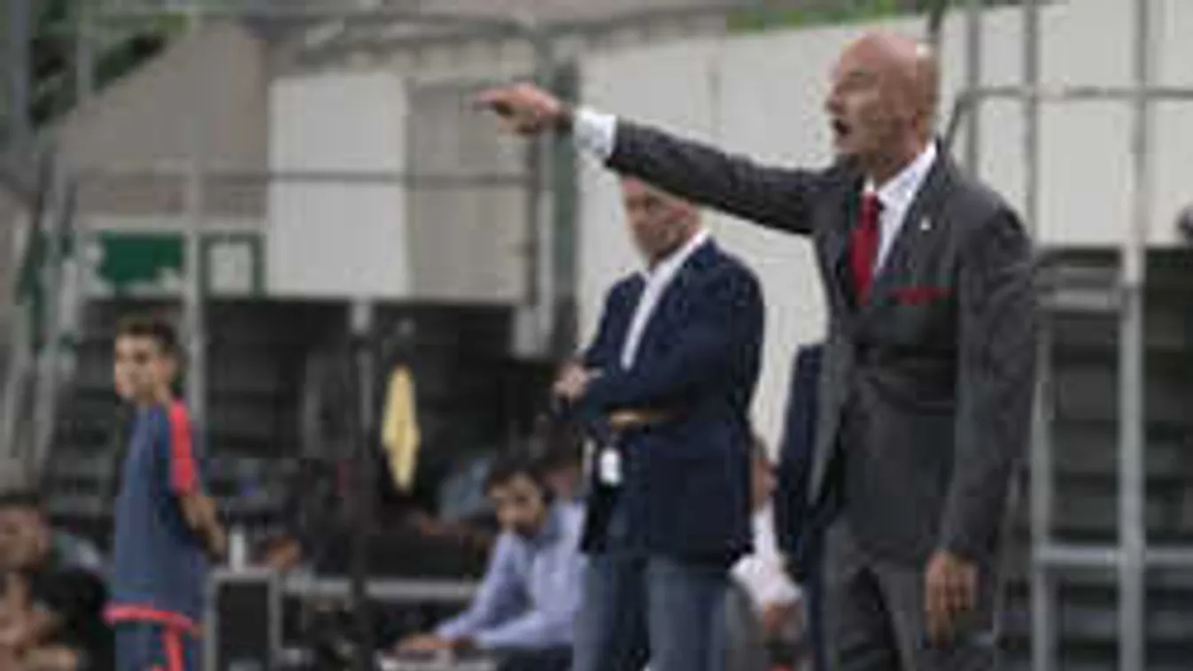 Nehéz helyzet, Marco Rossi kénytelen változtatni