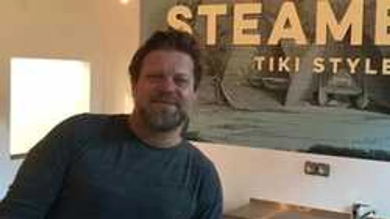 Megmutatta várandós kedvesét Szabó Győző, már ekkora a pocak