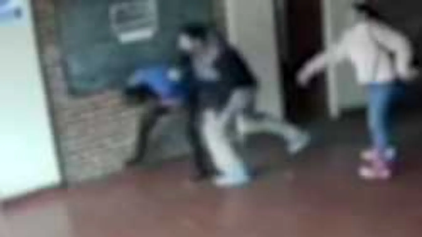 Félholtra verte az apa a tanárt, aki molesztálta lányát - sokkoló videó