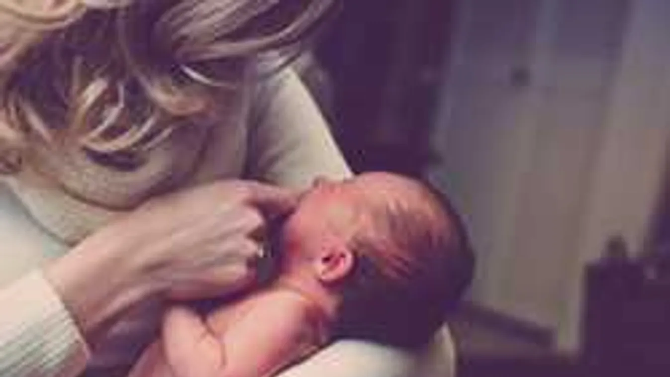 Komoly kedvezmények jönnek, a háromgyermekes anyáknak adózni sem kellene