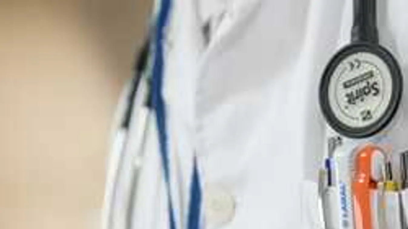 Elájultak a hívők a zarándoklaton, tíz embert vittek kórházba