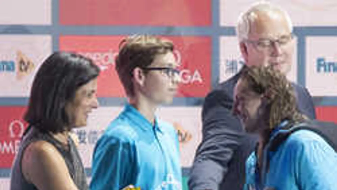 Nem hiszed el, mit ajándékozott Egerszegi Krisztina Hosszú Katinkának