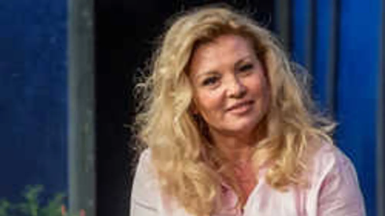 Eddig nem látott fotók: elképesztően megnőtt Liptai Claudia fia!