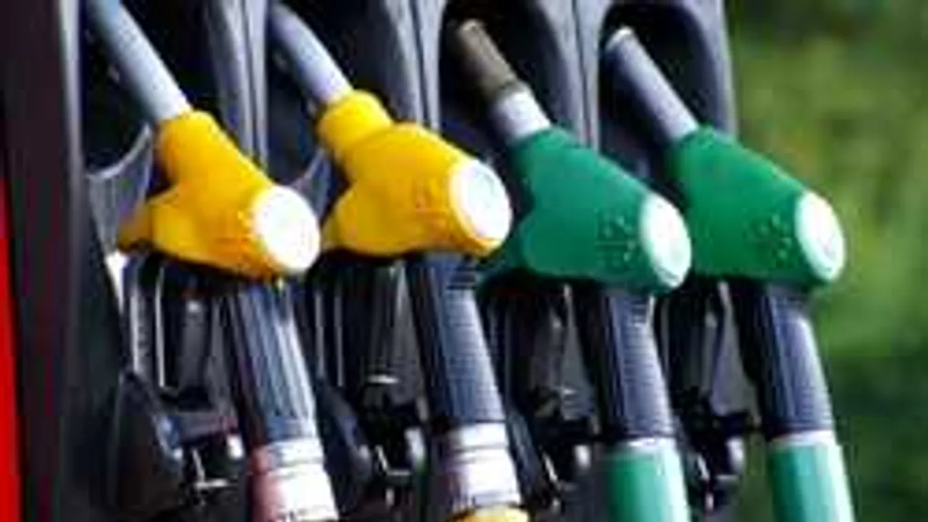 Óriási változás jön az autósok életében, minden más lesz a benzinkúton