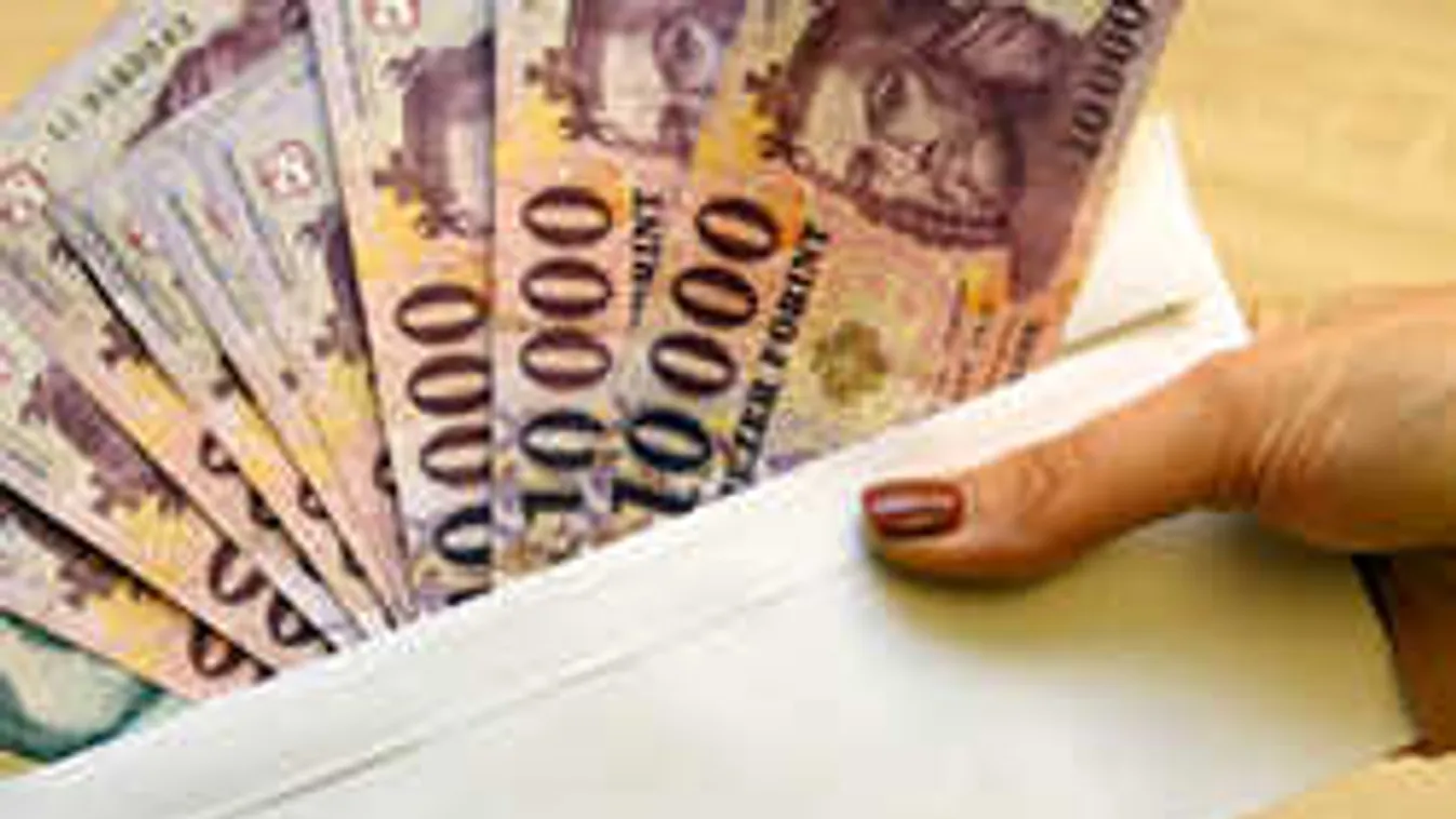 Most érkezett: Előbb érkezik a novemberi családi pótlék