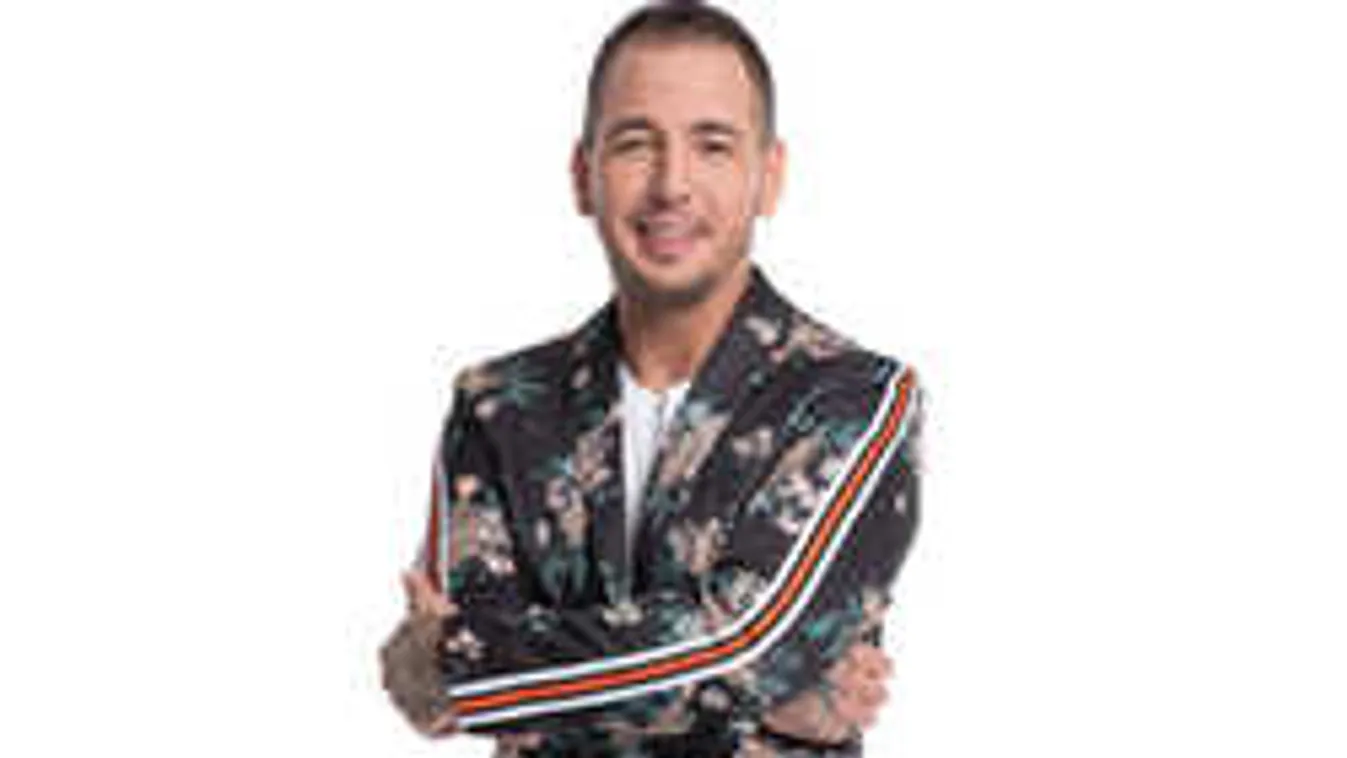 Levideózták: nem semmi, mit művelt a kamerák előtt Curtis